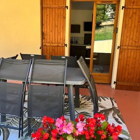 בית נופש La Boetienne Jardin A סרלה-לה קנדה