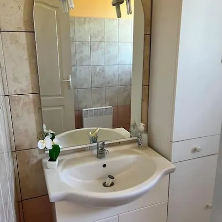 בית נופש La Boetienne Jardin A *